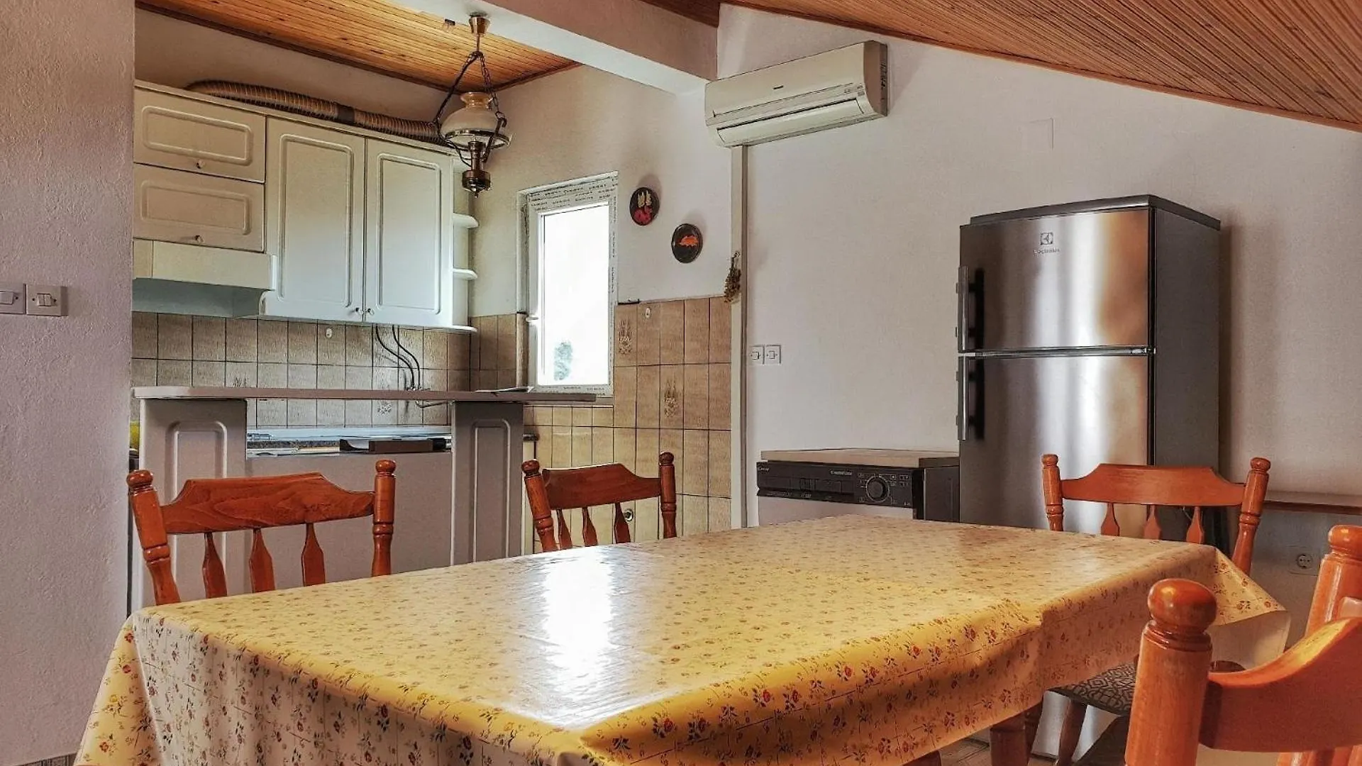 Ferienwohnung Mit Terrasse Fuer 9 Personen Palit Croatia