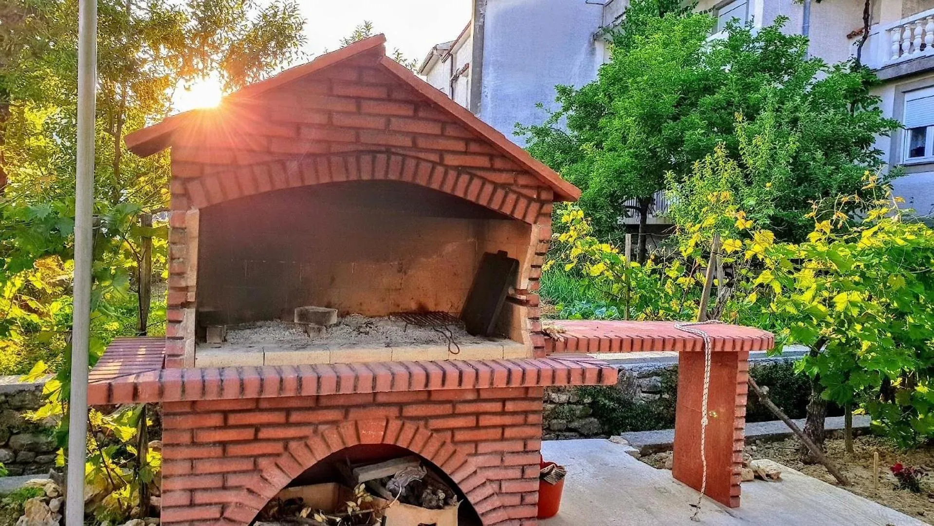 Ferienwohnung Mit Terrasse Fuer 9 Personen Palit