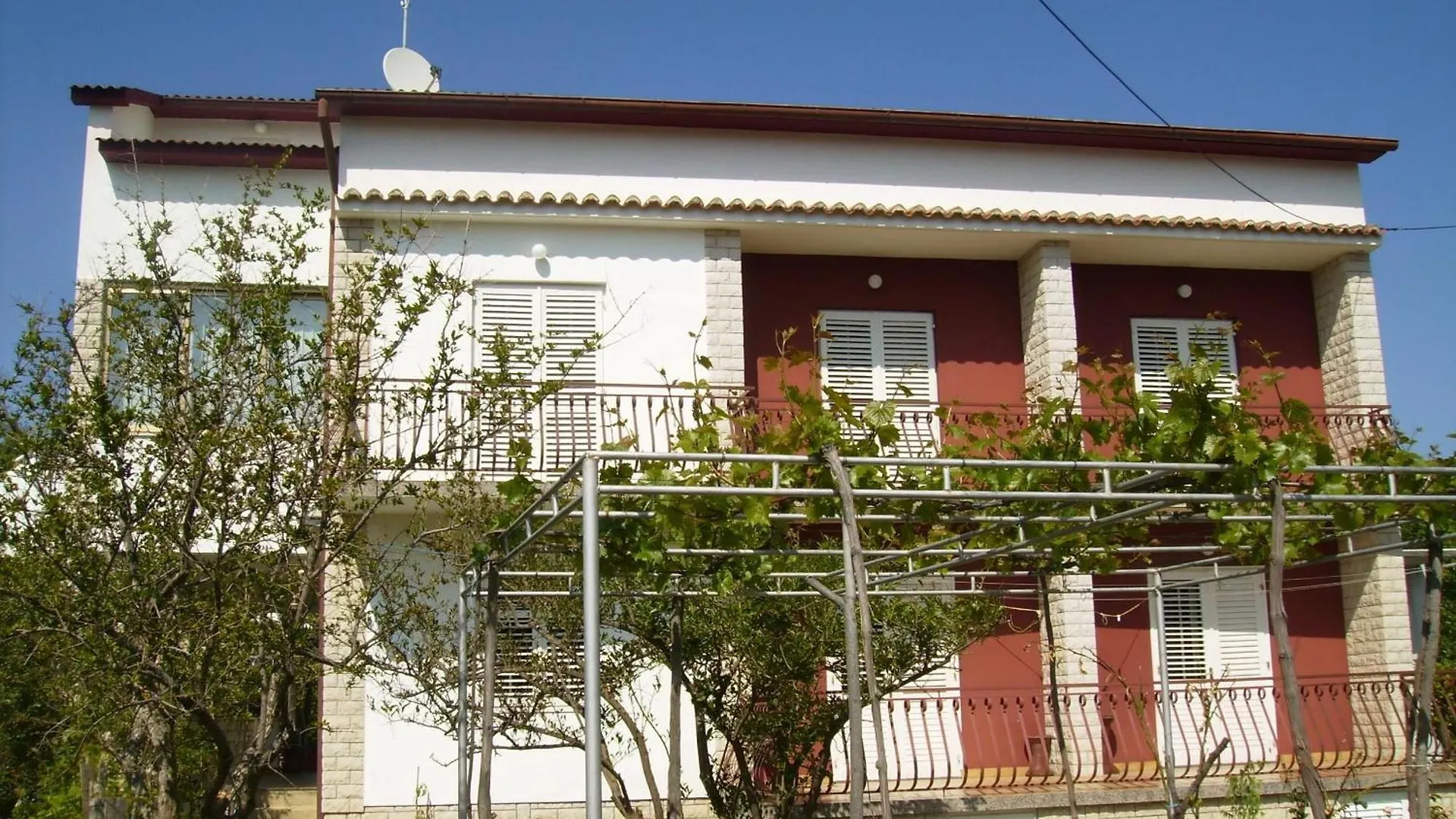 Ferienwohnung Mit Terrasse Fuer 9 Personen Palit 0*,  Croatia