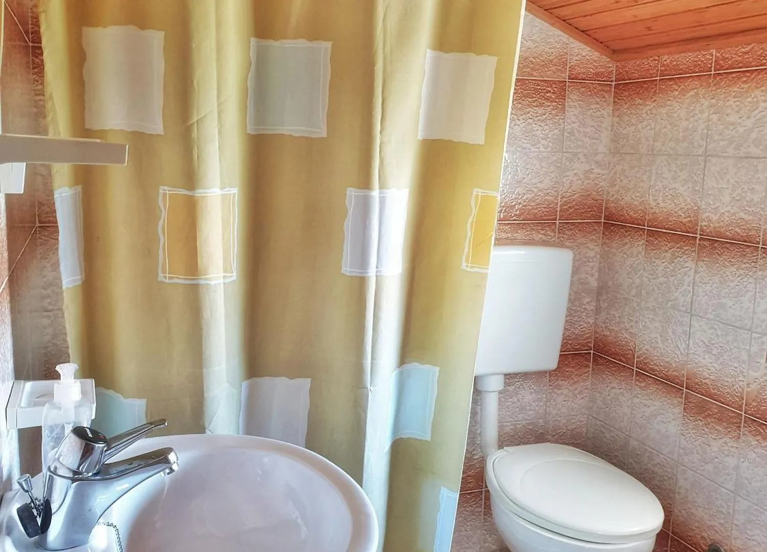 Ferienwohnung Mit Terrasse Fuer 9 Personen Palit